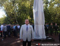 Ко дню ВДВ появился памятник "Дяде Васе"