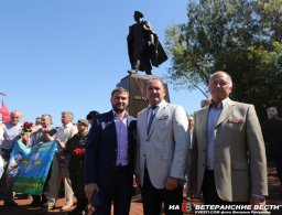 Ко дню ВДВ появился памятник "Дяде Васе"