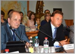 В Москве прошли парламентские слушания