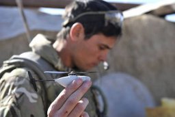 "Малыш" Black Hornet на службе Её Величества