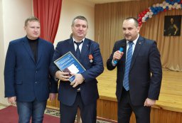 В Шумейке установили бюст Петра Великого