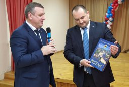 В Шумейке установили бюст Петра Великого