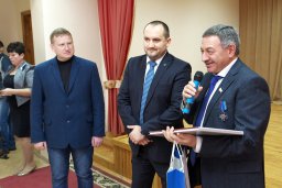 В Шумейке установили бюст Петра Великого
