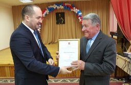 В Шумейке установили бюст Петра Великого