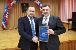 В Шумейке установили бюст Петра Великого