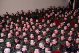 Воины-дзержинцы аплодировали стоя