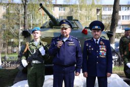 У музея Славы в Ярославле установили БМД-1