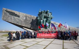 Участники автопробега - на "Малой Земле"