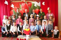 Дети поздравили ветеранов с юбилеем Победы