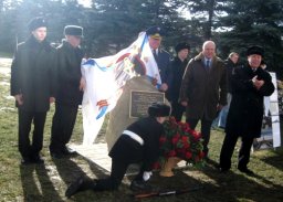 Память морпехов увековечат в бронзе