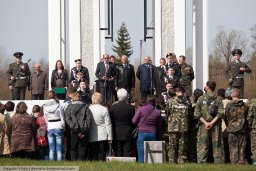 525 павших воинов захоронили в Мясном Бору