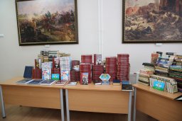 Суворовцам Перми ветераны подарили книги
