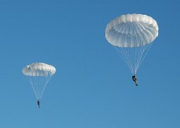 "Нашествие" в ВДВ отметили акробатикой