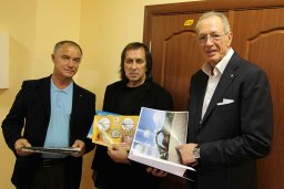 Валерий Востротин поздравил "Самбо-70"